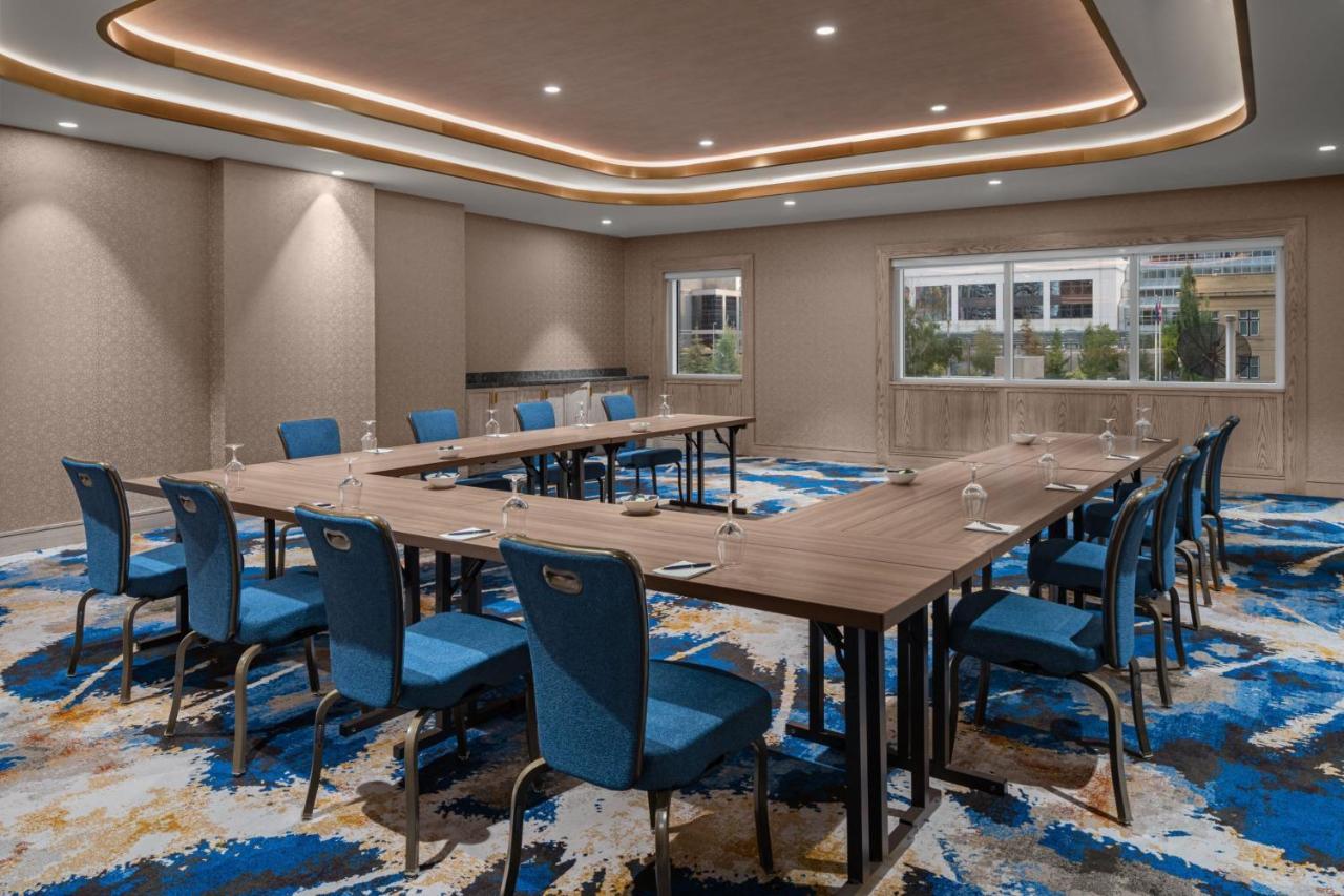 Hotel Courtyard By Marriott Calgary Downtown Exterior foto